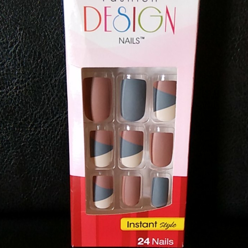 Kiss instant style fashion artificial nails short